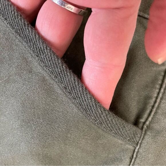 Motto army style pants convertible length pants w/great pockets - Picture 5 of 11